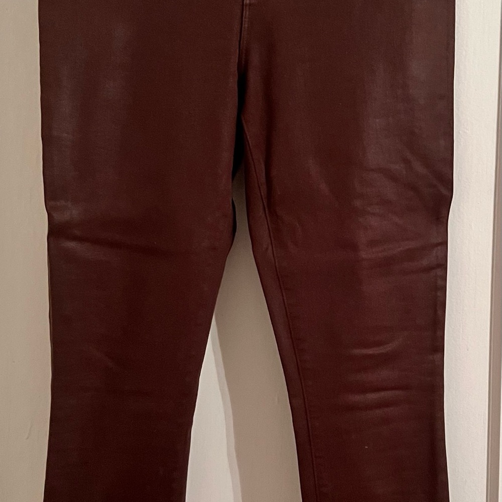 L'AGENCE Brown Skinny Jeans with Sleek Silhouette